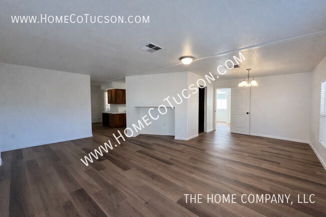 Building Photo - 2548 E Glenn St