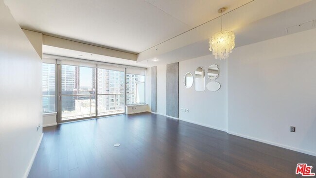 Building Photo - 1155 S Grand Ave