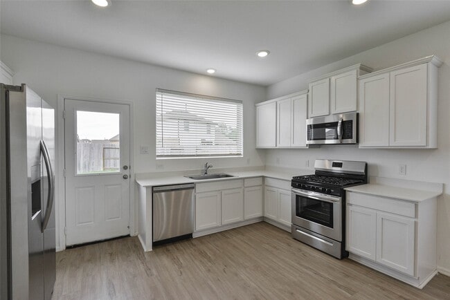 Building Photo - 3015 Wedgewood Cv Wy