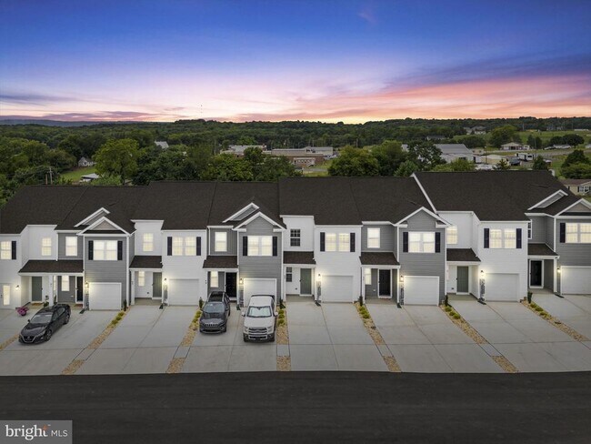 Building Photo - 37 Wisdom Ln