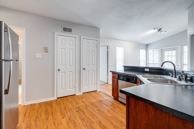 Building Photo - Pointe  360 222 - Go West - 2222 / 360 - Hill Country Paradise - 2bd / 2ba - Garage  - Pool - Nat...