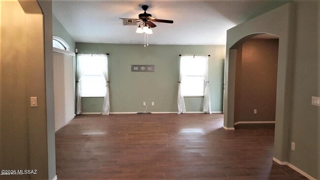 Building Photo - 10835 S Piety Hill Dr