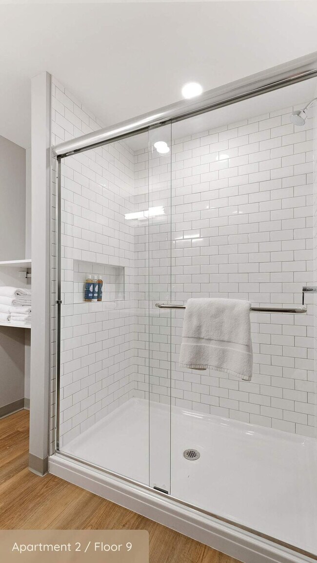 Building Photo - 853 W Blackhawk St