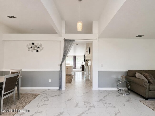Building Photo - 13687 Devan Lee Dr E