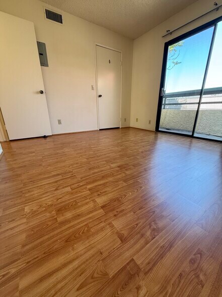 Building Photo - 235 N Verdugo Rd