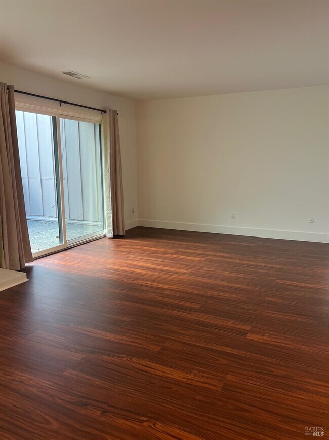 Building Photo - 6 Josefa Ct