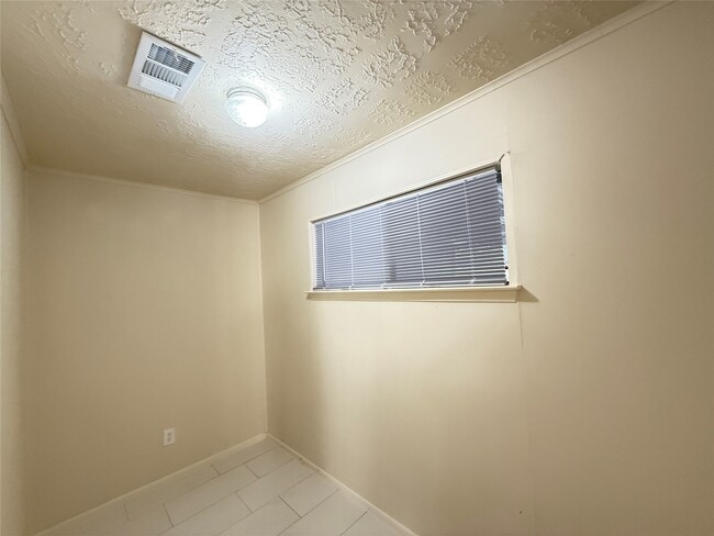 Building Photo - 12023 Sagecliff Dr