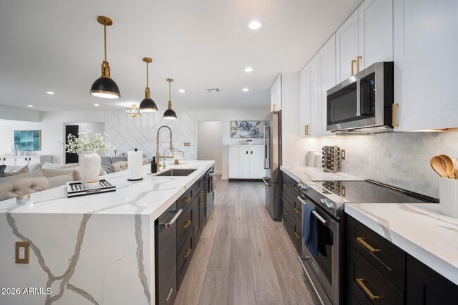 Building Photo - 8314 E Mariposa Dr