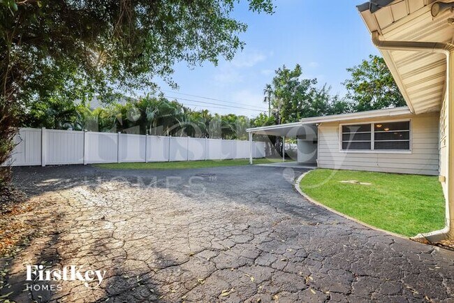 Building Photo - 5860 Cedar St NE