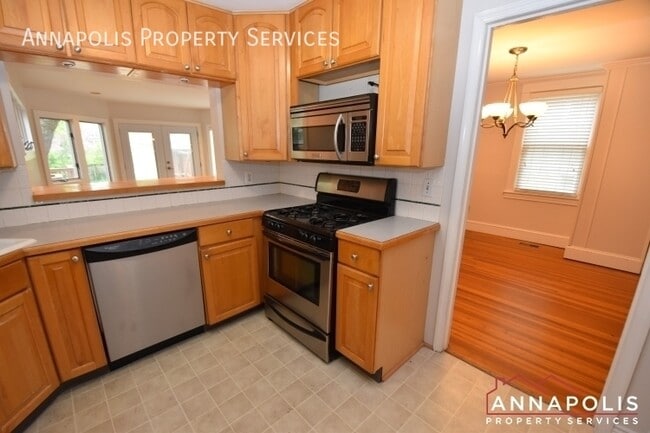 Building Photo - 33 Glen Ave