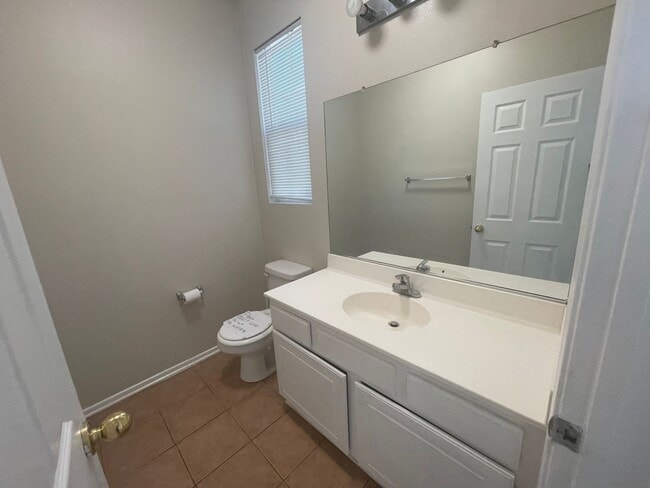 Building Photo - Adelanto- Beautiful 4 Bedrooms, 2.5 Bathro...