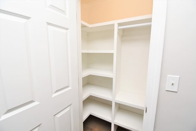 Building Photo - 191 Adams St