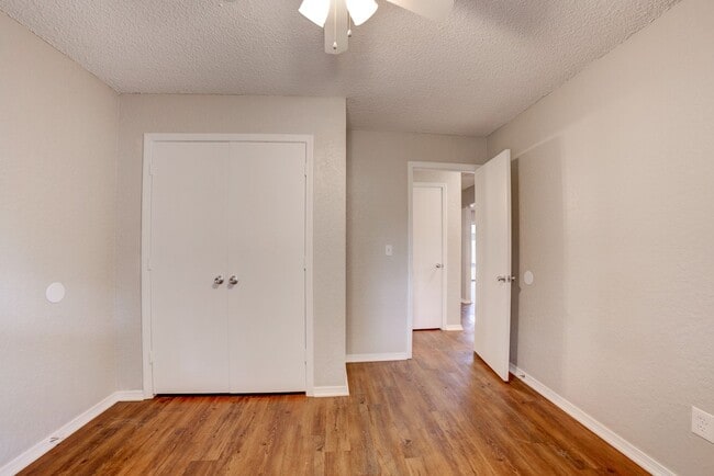 Building Photo - PETS NOT ALLOWED - Newly renovated duplex unit in the heart of midtown Tulsa