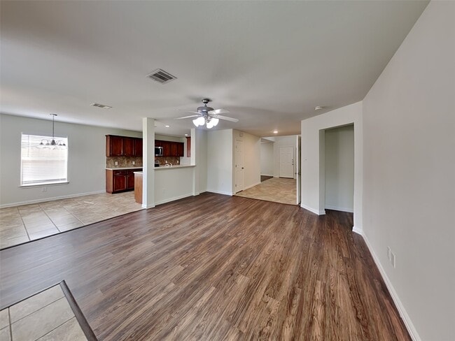 Building Photo - 26949 Carriage Manor Ln