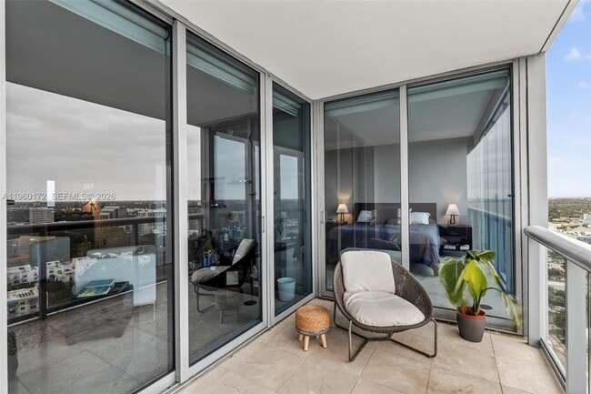 Building Photo - 601 NE 36th St