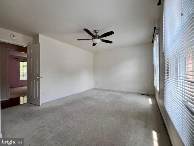 Building Photo - 8596 Trail View Dr