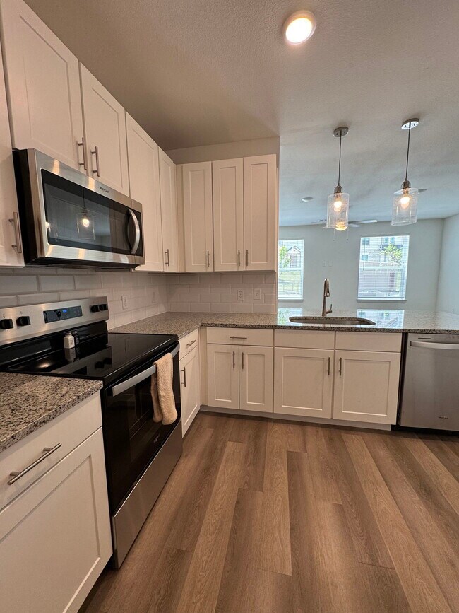 Building Photo - 1310 Southeast Pkwy