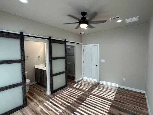 Building Photo - 1518 Sioux Trail