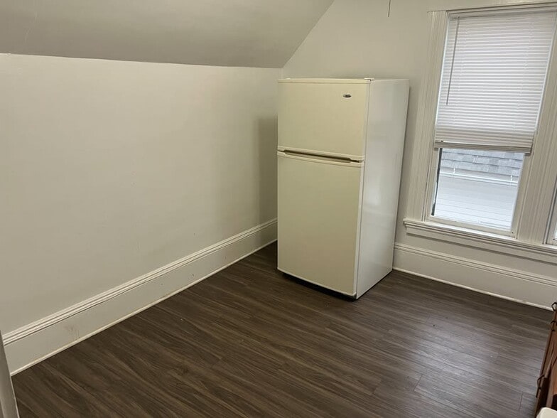 Building Photo - 1111 S 7th St