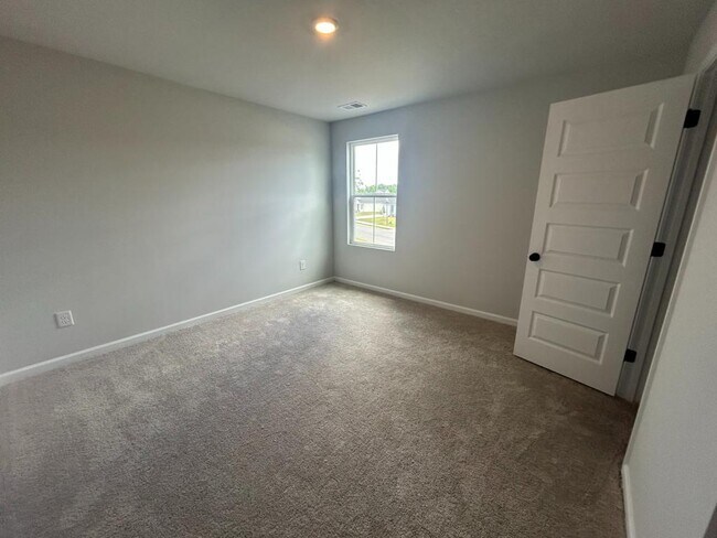 Building Photo - 177 Indigo Pl