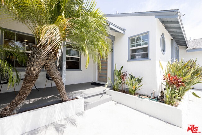 Building Photo - 19119 Sylvan St