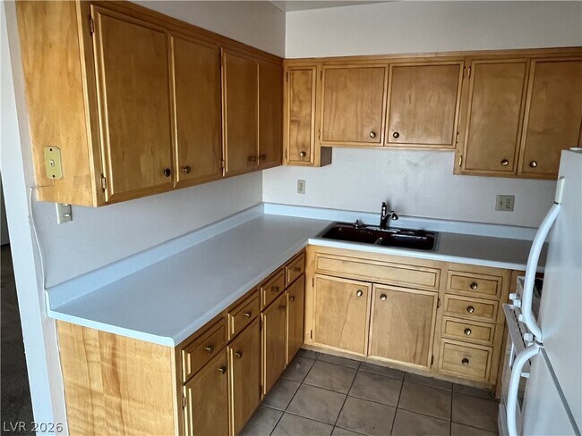 Building Photo - 820 A