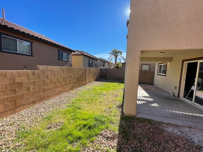 Building Photo - 668 Moonlight Stroll St