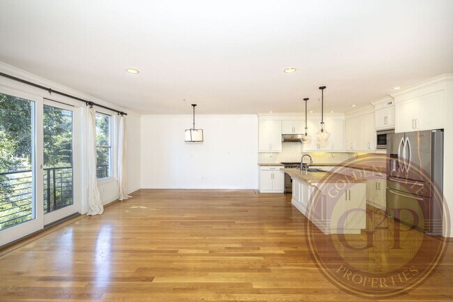 Building Photo - Noe Valley - 4 BR, 3 BA Condo 2,326 Sq. Ft...