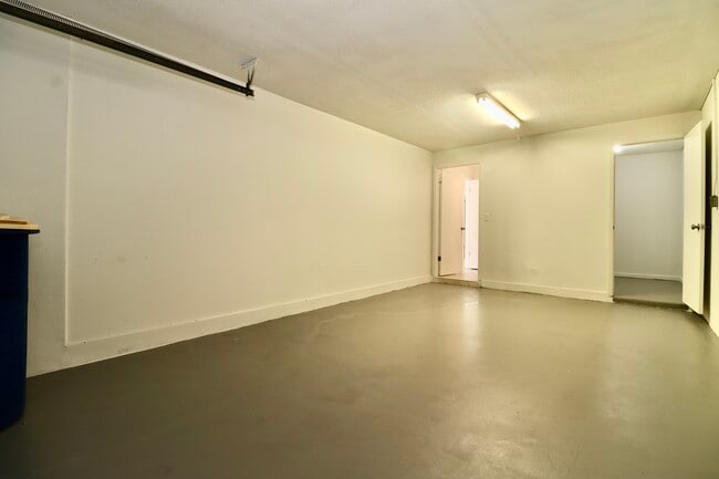 Building Photo - 1230 Amble Ln