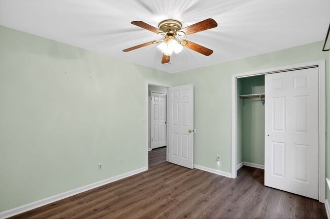 Building Photo - 40077 Big Chestnut Rd