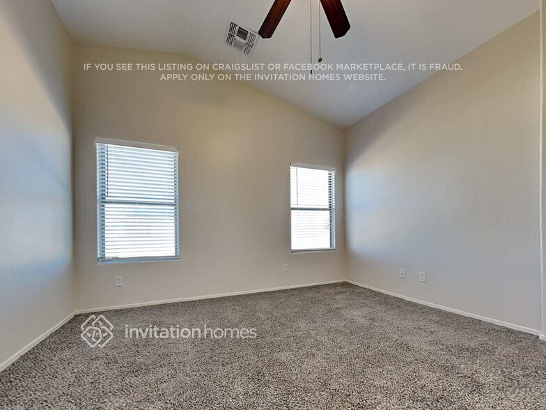 Building Photo - 3274 E Bonanza Rd