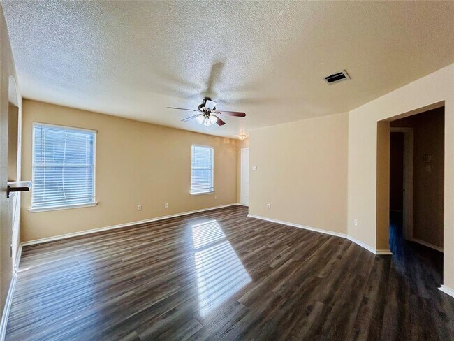 Building Photo - 1212 Sleepytime Trail