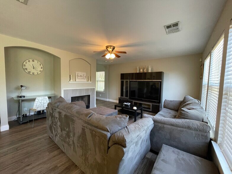 Living Room - 10506 Tiger Way