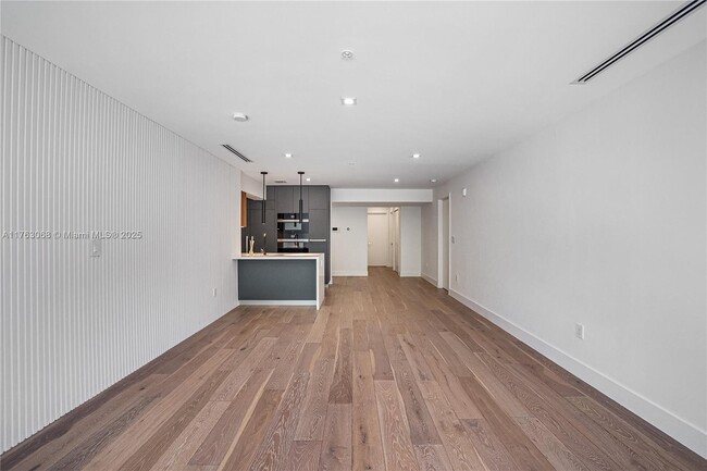 Building Photo - 204 Sunrise Dr