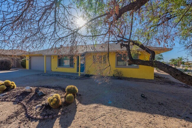 Building Photo - Modern Updated Home in Gated Community of ...