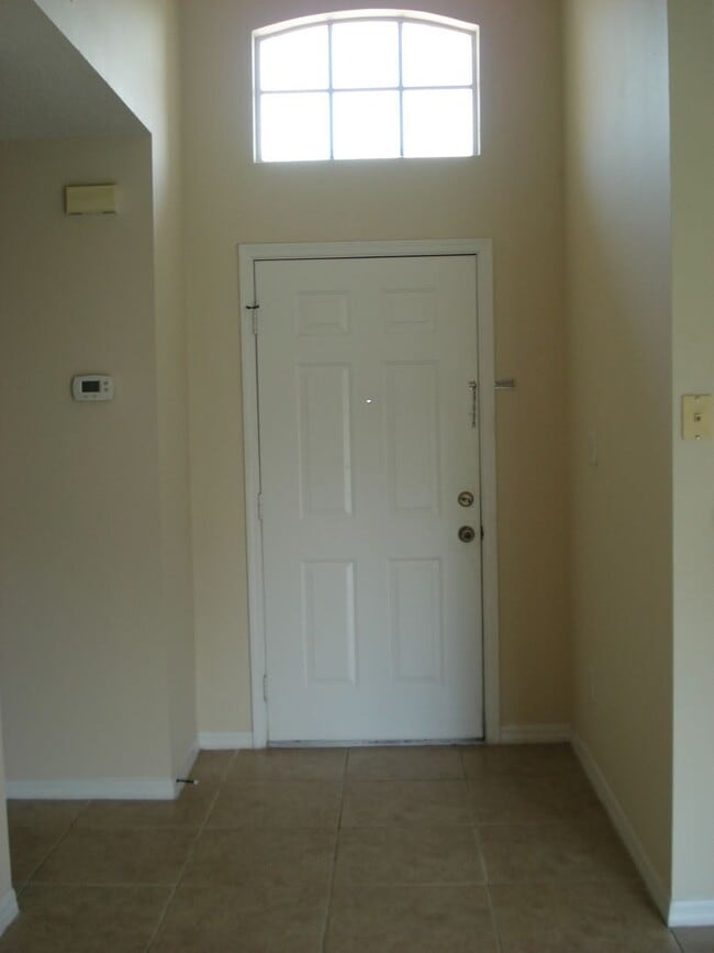 Building Photo - 3/2 Home Minutes to OIA