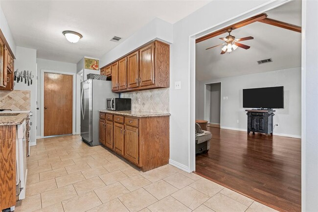 Building Photo - 1106 Lockridge-