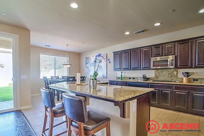 Building Photo - Beautiful Home Located in Gated Community ...