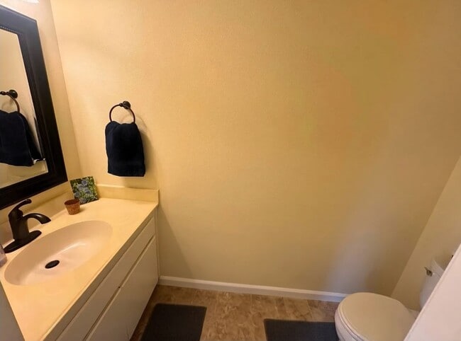 Building Photo - 3BD 2.5BA In Santa Maria, CA