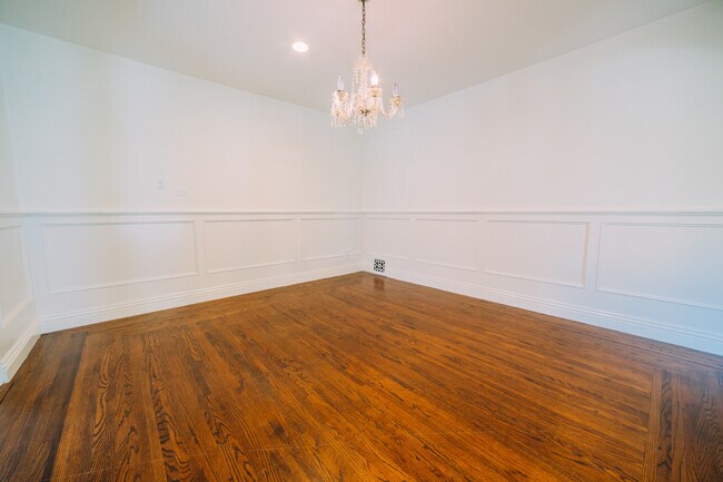 Formal Dining Room - 133 N Stanley Dr