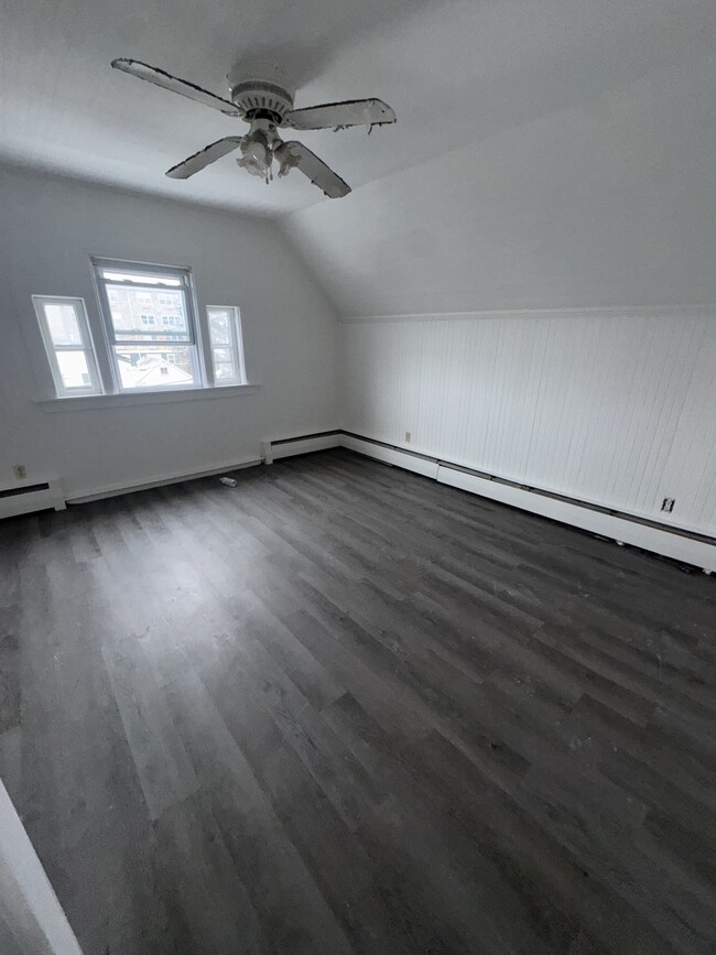 Bonus room - 34 Palisade Ave