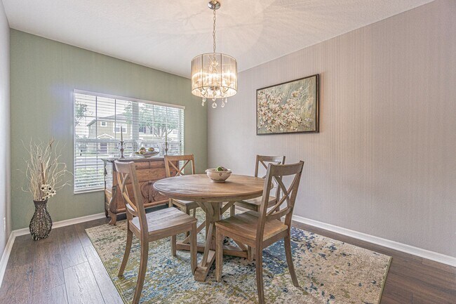 Building Photo - 2 Bedroom - 2.5 Bathroom - Gated Community...