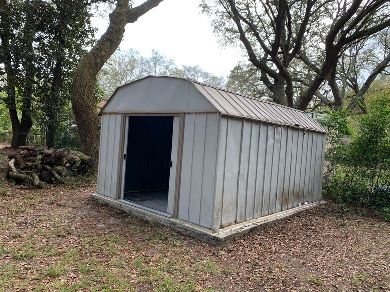 large shed - 1311 23rd St