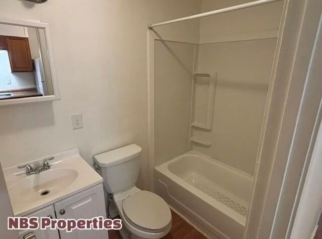 Building Photo - 867 N Gallaher View Rd