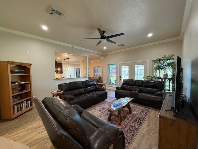 Building Photo - 5828 Avenue P