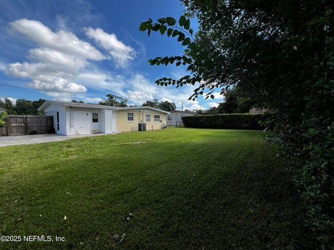 Building Photo - 11505 Inez Dr
