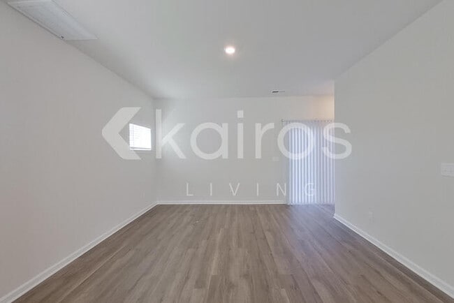 Building Photo - 2541 Banyan Circle