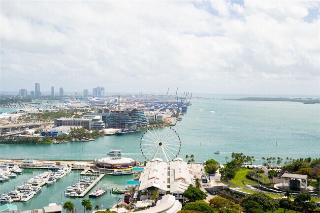 Building Photo - 398 NE 5th St