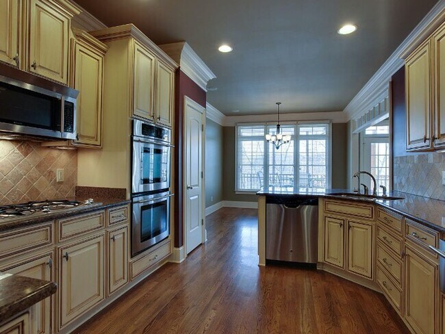 Building Photo - Coming soon! One level living in Franklin-Willow Springs