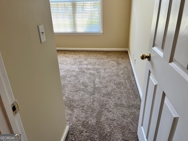 Building Photo - 99 High Pt N Dr